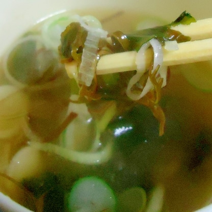 簡単　海藻のスープ（納豆昆布・わかめ入り）